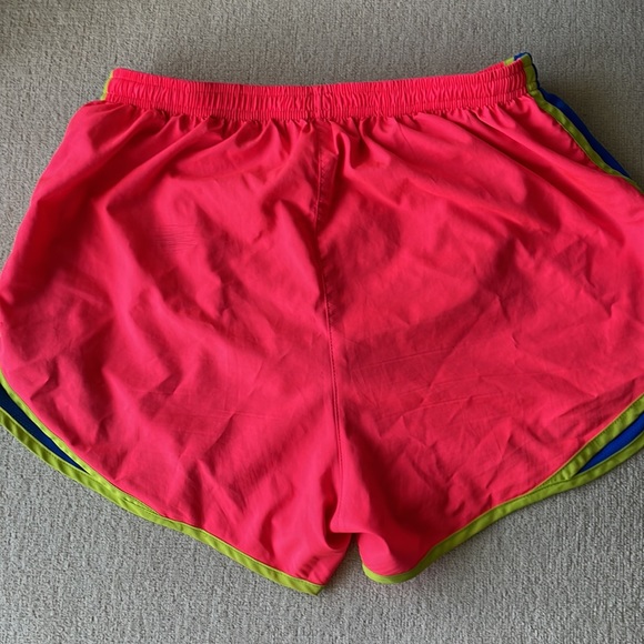 Medium GUC Nike Tempo Short - Picture 6 of 6